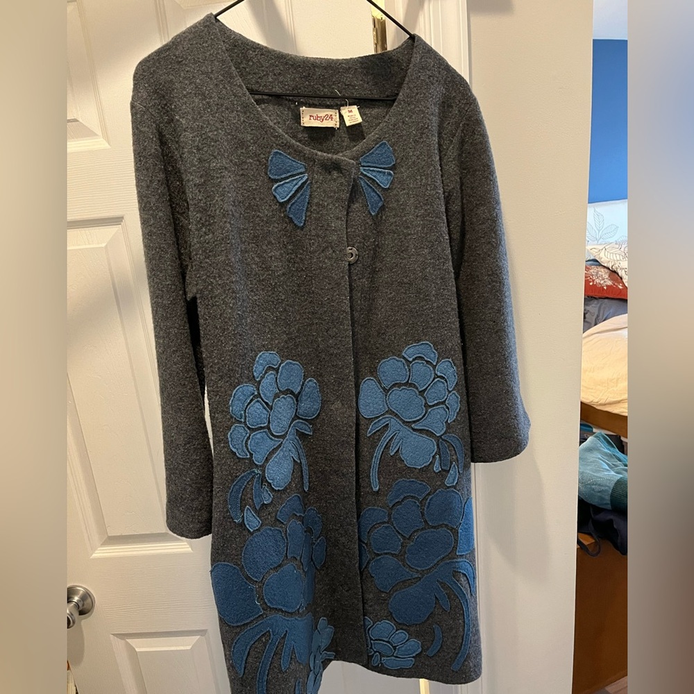Women’s Ruby24 Wool Coat, Charcoal Gray with Floral Pattern  - Mediumn